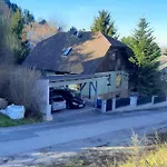 Family Basement Apartment, Breakfast, Free Parking, 5km From Tulln Chorherrn