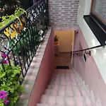 Family Basement Apartment, Breakfast, Free Parking, 5km From Tulln Lejlighed