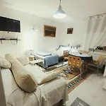 Family Basement Apartment, Breakfast, Free Parking, 5km From Tulln *