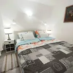 Lejlighed Family Basement Apartment, Breakfast, Free Parking, 5km From Tulln