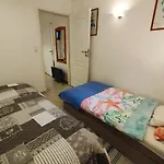 Family Basement Apartment, Breakfast, Free Parking, 5km From Tulln * Chorherrn