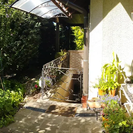 Family Basement Apartment, Parking, 5km From Tulln * Chorherrn