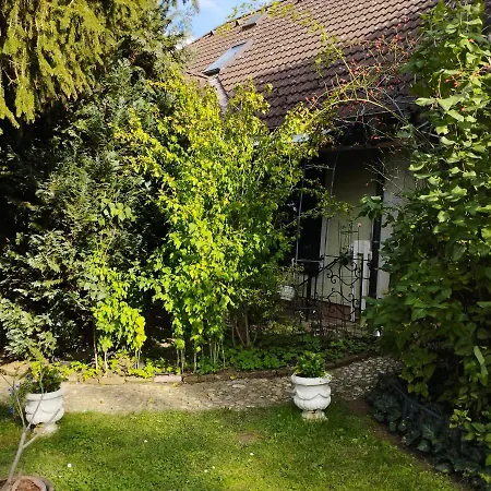 Family Basement Apartment, Parking, 5km From Tulln