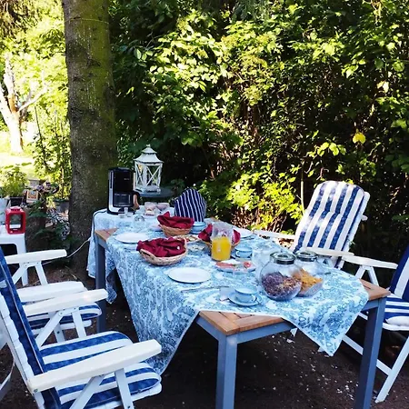 Family Basement Apartment, Breakfast, Free Parking, 5km From Tulln * Chorherrn