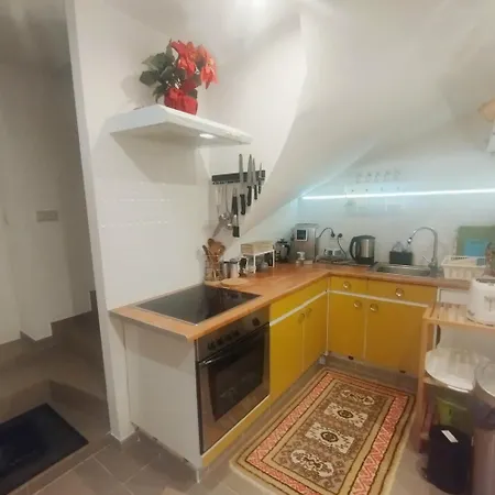 Family Basement Apartment, Breakfast, Free Parking, 5km From Tulln Apartment Chorherrn