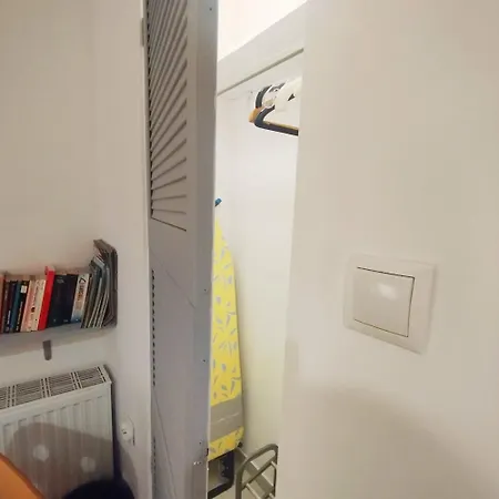 Family Basement Apartment, Breakfast, Free Parking, 5km From Tulln Apartment Chorherrn