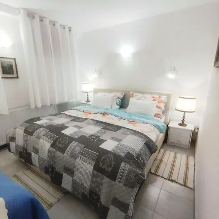 Family Basement Apartment, Parking, 5km From Tulln Chorherrn