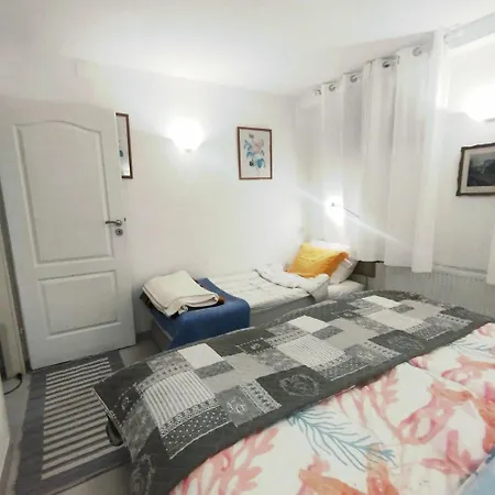 Family Basement Apartment, Parking, 5km From Tulln * Chorherrn