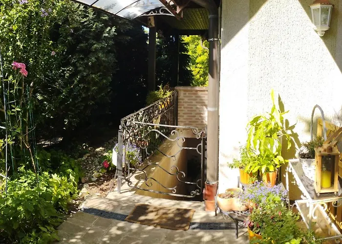 Family Basement Apartment, Breakfast, Free Parking, 5km From Tulln * Chorherrn