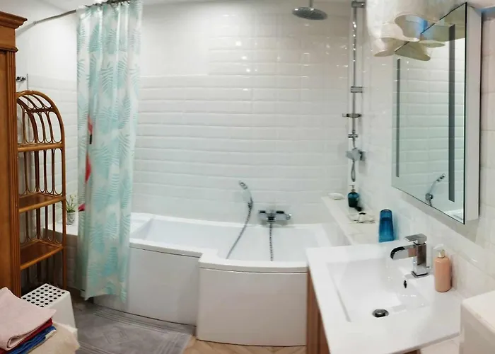 Family Basement Apartment, Breakfast, Free Parking, 5km From Tulln דירה *