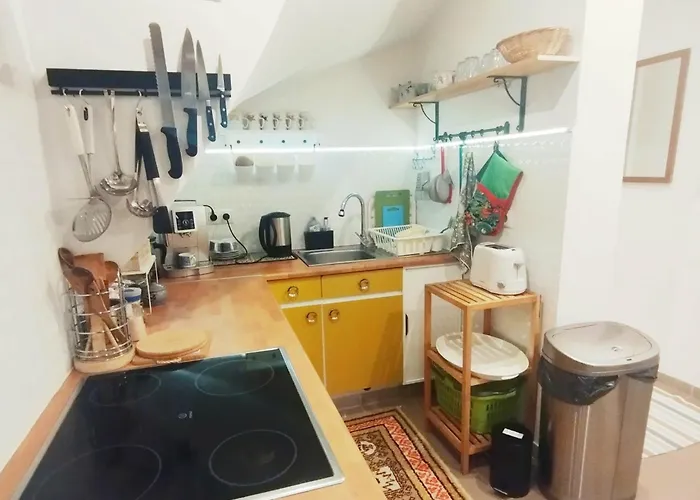 Apartment Family Basement Apartment, Breakfast, Free Parking, 5km From Tulln