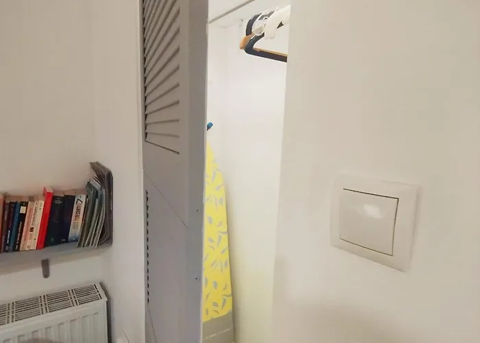 Family Basement Apartment, Breakfast, Free Parking, 5km From Tulln Apartment Chorherrn