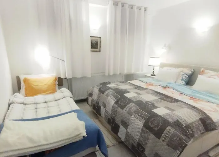 Family Basement Apartment, Breakfast, Free Parking, 5km From Tulln Apartment